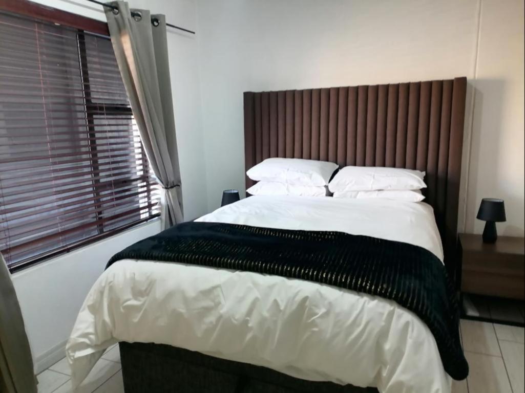 יוהנסבורג Emabheleni Executive Suites Westpoint חדר תמונה